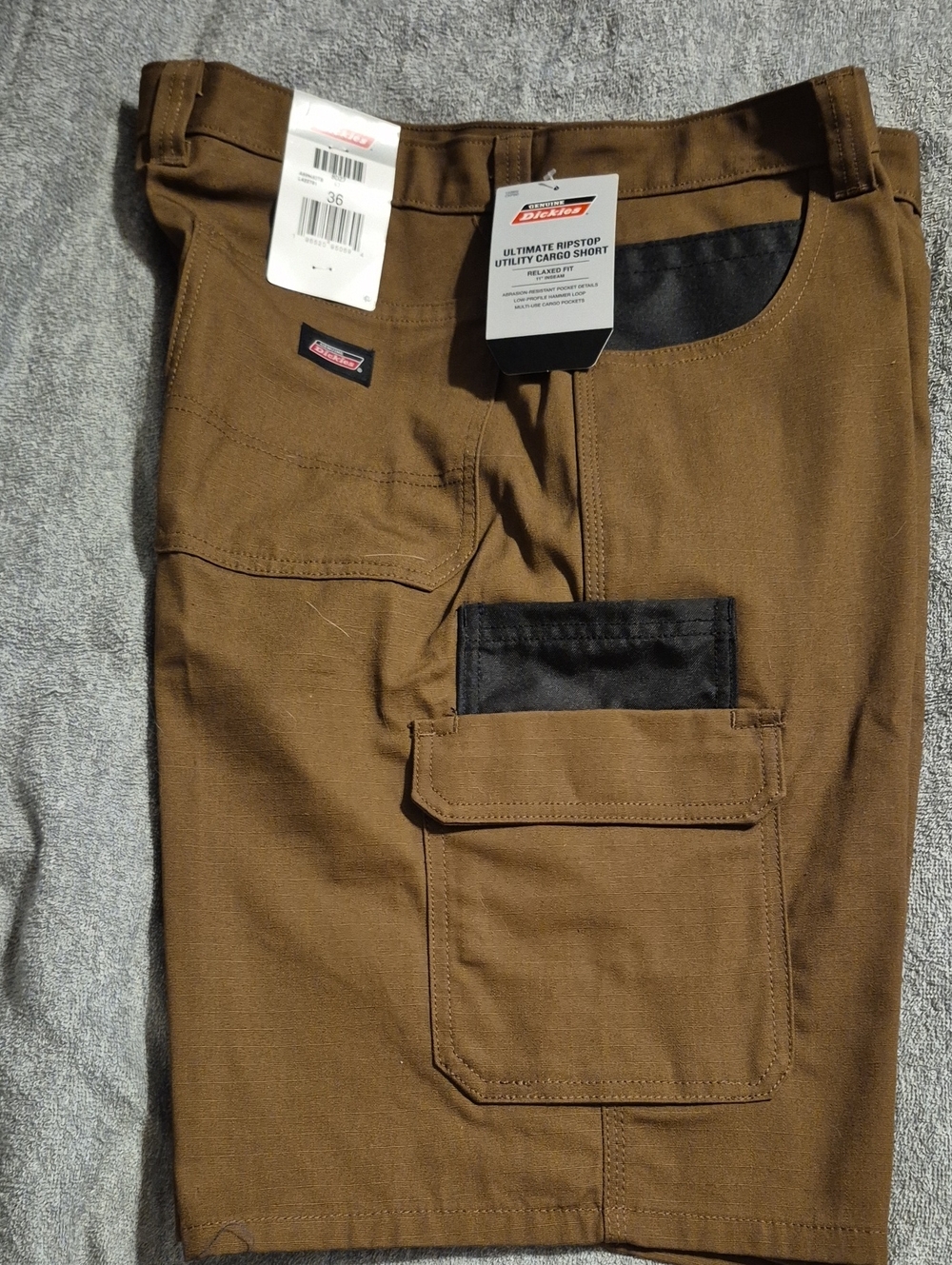Dickies Brown Cargo Shorts with Black Pocket Accent